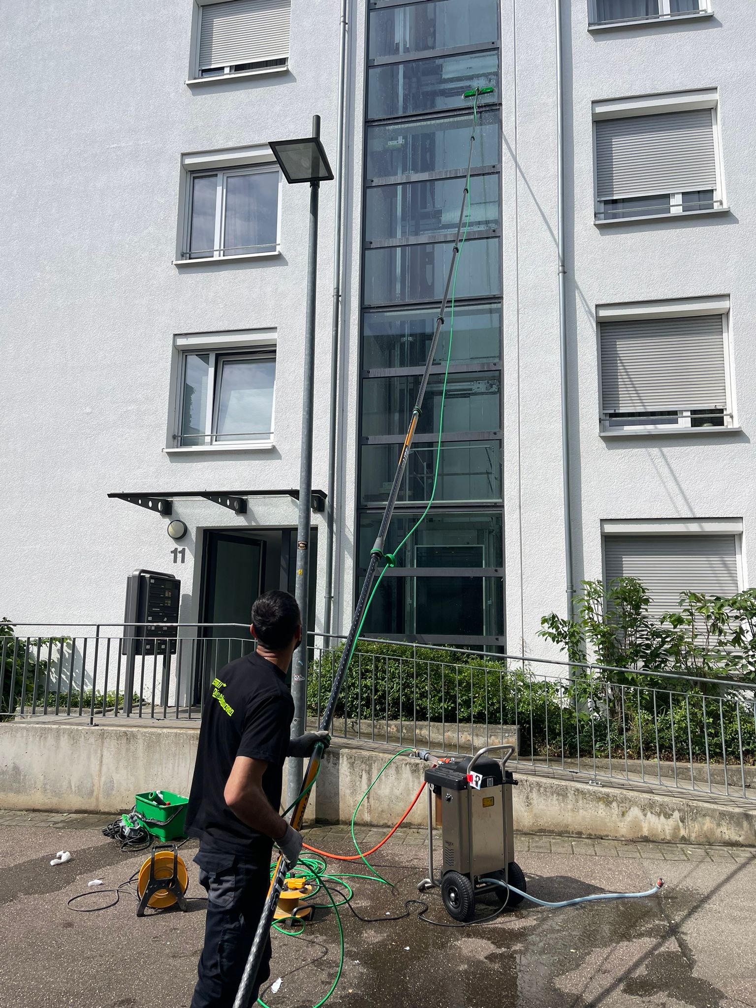 Gebäudereinigung Stuttgart, Facility Management, Objektpflege, Fensterreinigung, Hausmeisterservice, Gebäudereinigung.